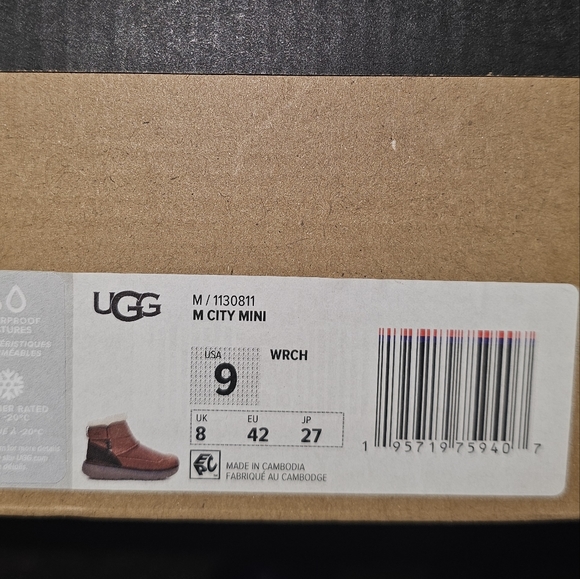Uggs - Picture 2 of 4